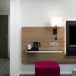 Ξενοδοχείο Moxy 4*