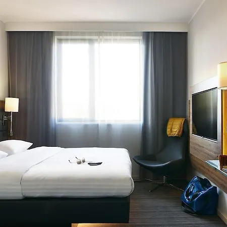 Moxy 4*