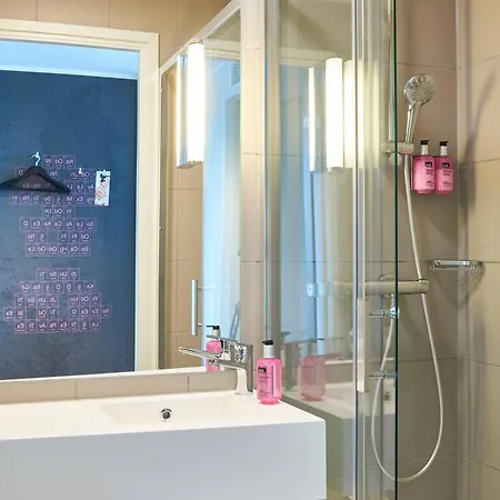 Moxy 4* York