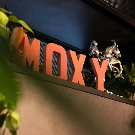 Moxy York