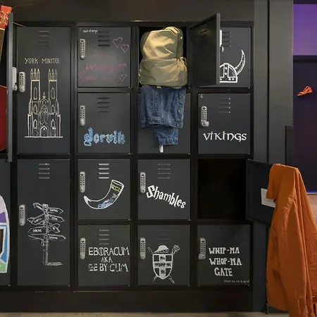 Отель Moxy 4*