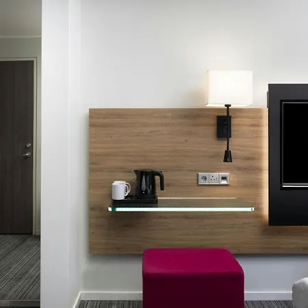 Отель Moxy 4*