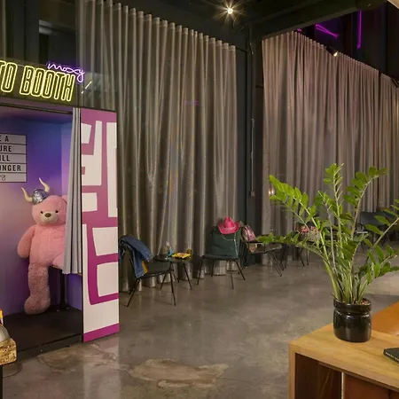 Moxy Отель Йорк