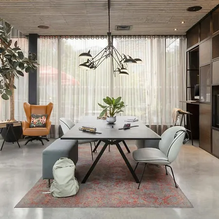 Moxy Отель 4*
