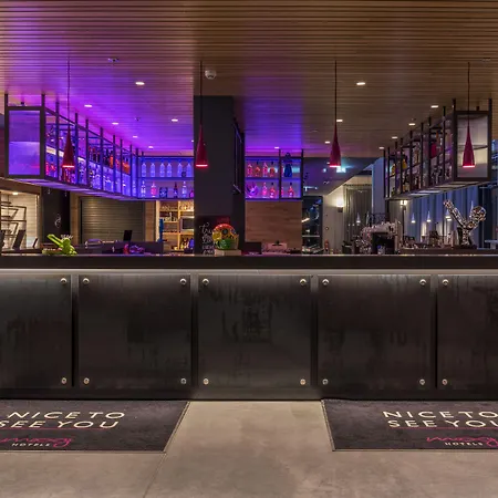 Moxy 4* Йорк