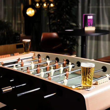 Moxy 4*