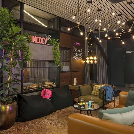 Отель Moxy Йорк